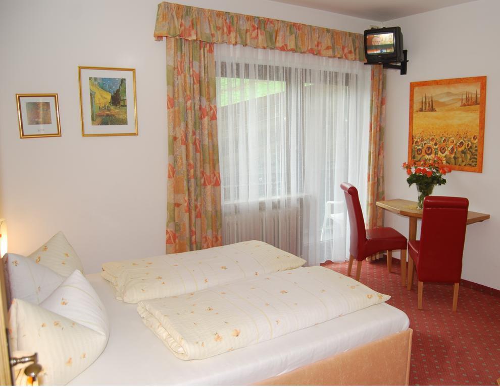 Hotel Garni Wolfgang Saalbach-Hinterglemm Zimmer foto